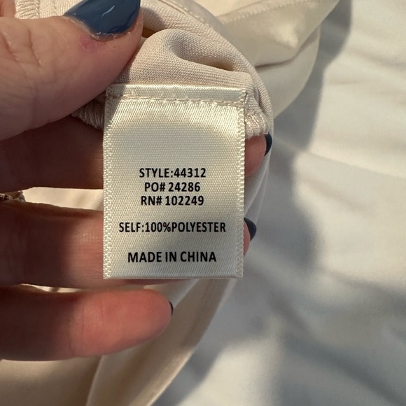 Skies are blue cream cowl neck racerback cami tank size small women’s - Picture 7 of 7